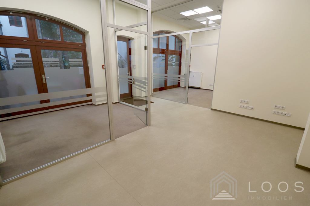 139 m² in der Marktpassage: Büro oder Praxis im Zentrum Finsterwaldes