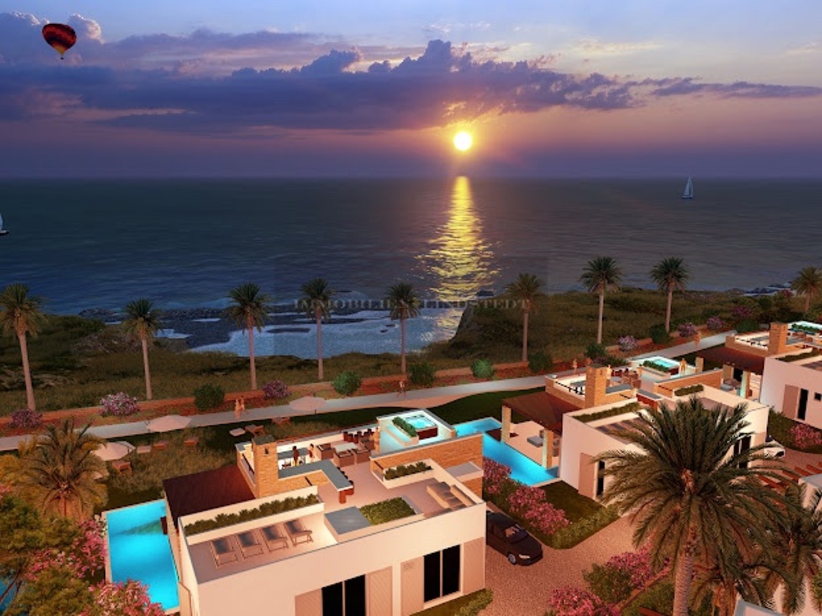 immobilien-lindstedt.de / NORDZYPERN! VILLA MIT POOL IN ERSTER MEERESLINIE!