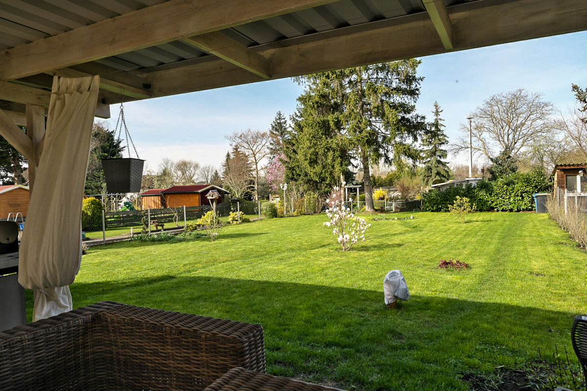 WohnTRAUM ! Großzügige 4-Raumwohnung mit 2 Bädern und Gartennutzung !