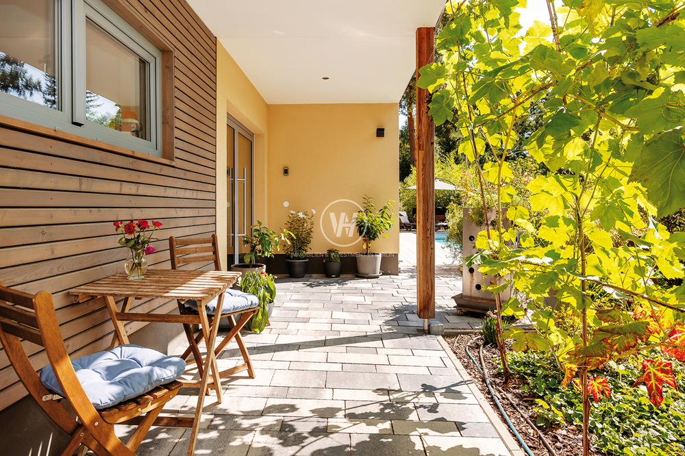 Gepflegtes Understatement trifft High-Tech! Grandiose Residenz mit Erdwärme, Pool, PV-Anlage, u.v.m.