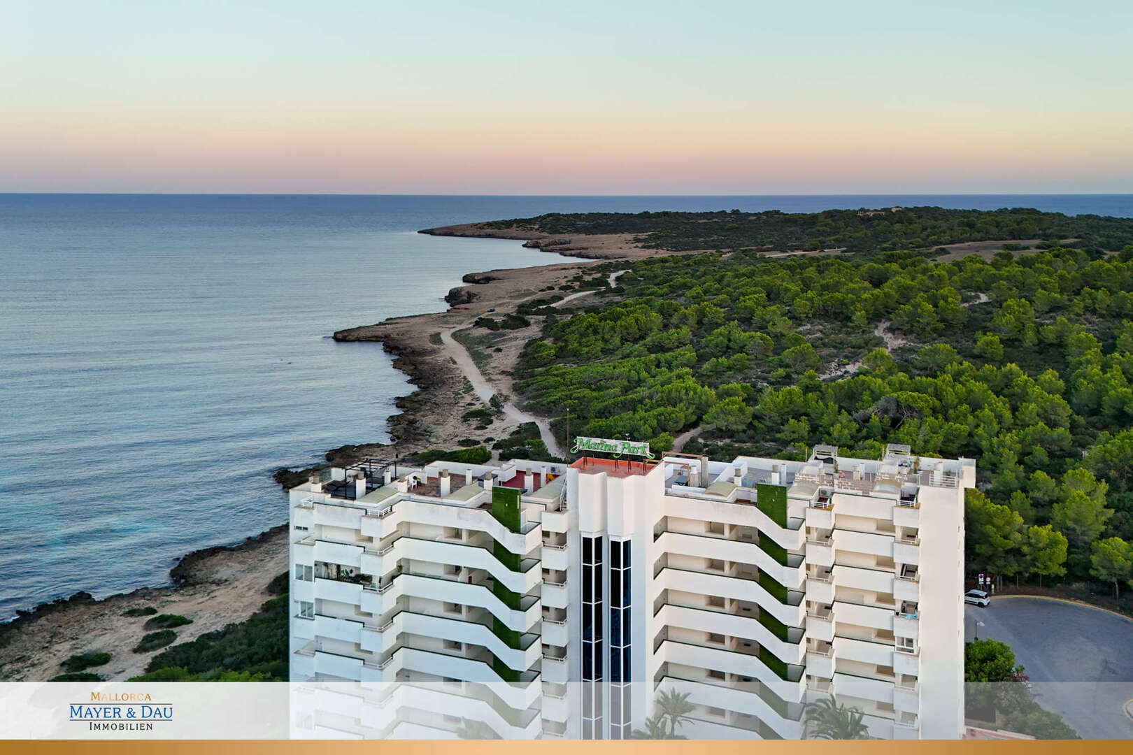 Cala Millor: Elegante Wohnung mit spektakulärem Meerblick, Pool und privater Terrasse. 
Obj.7944