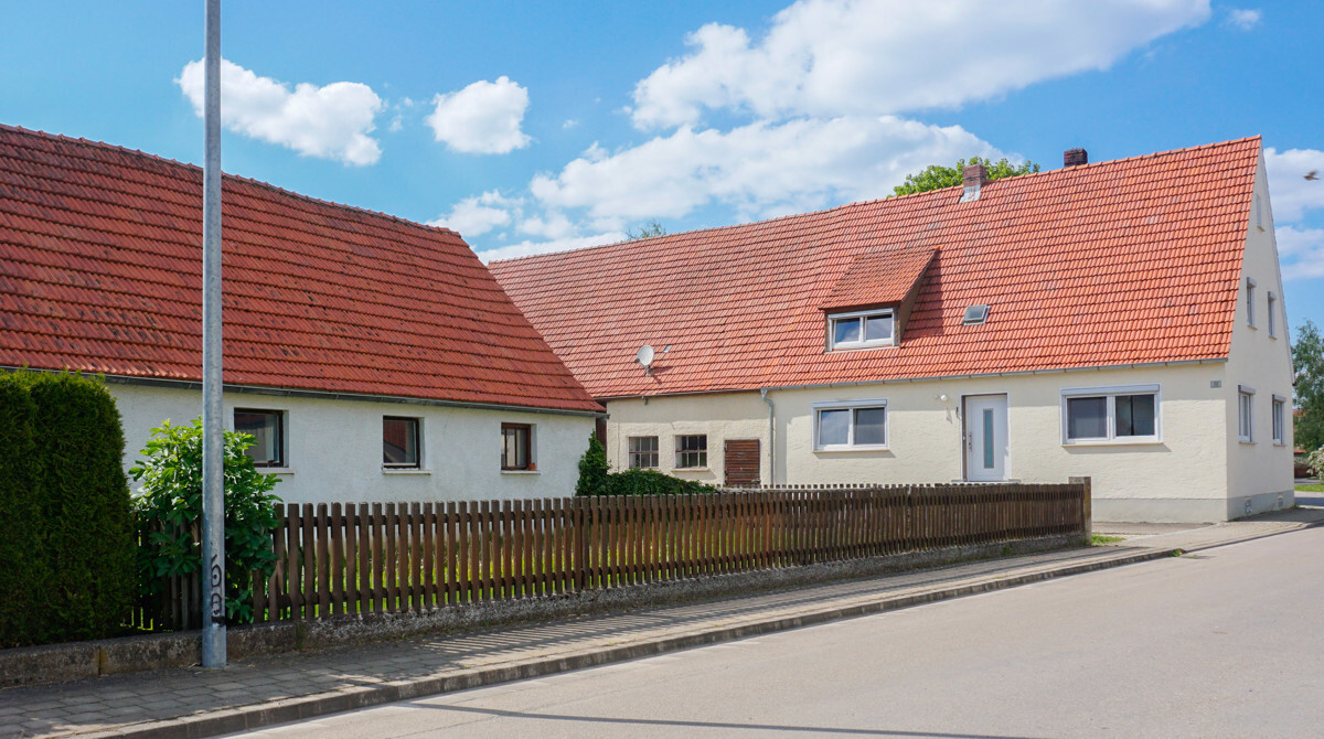 EFH mit Hof, Baupotenzial & Platz für Selbstversorgung