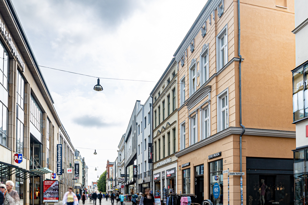 1A-Bestlage: Wohn- u. Geschäftshaus mit 5,2% Rendite