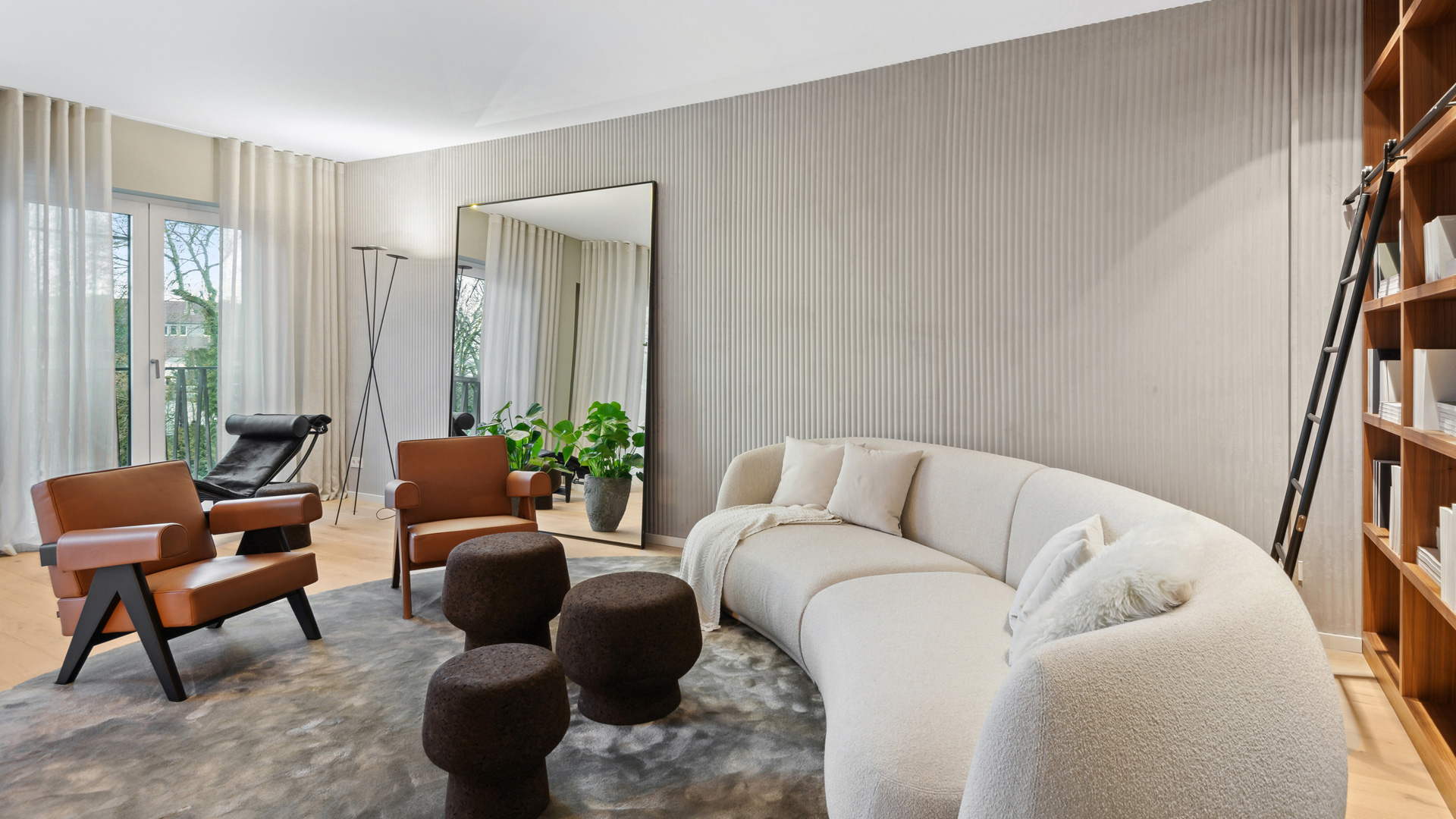 Helle, individuelle 2-Zimmer-Wohnung mit flexiblem Grundriss und Südbalkon