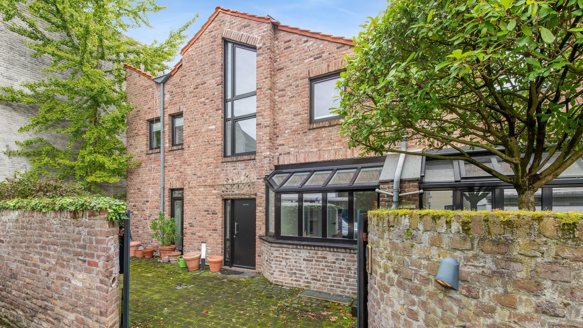 Einfamilienhaus im Stadtkern von Kaiserswerth mit Stellplatz