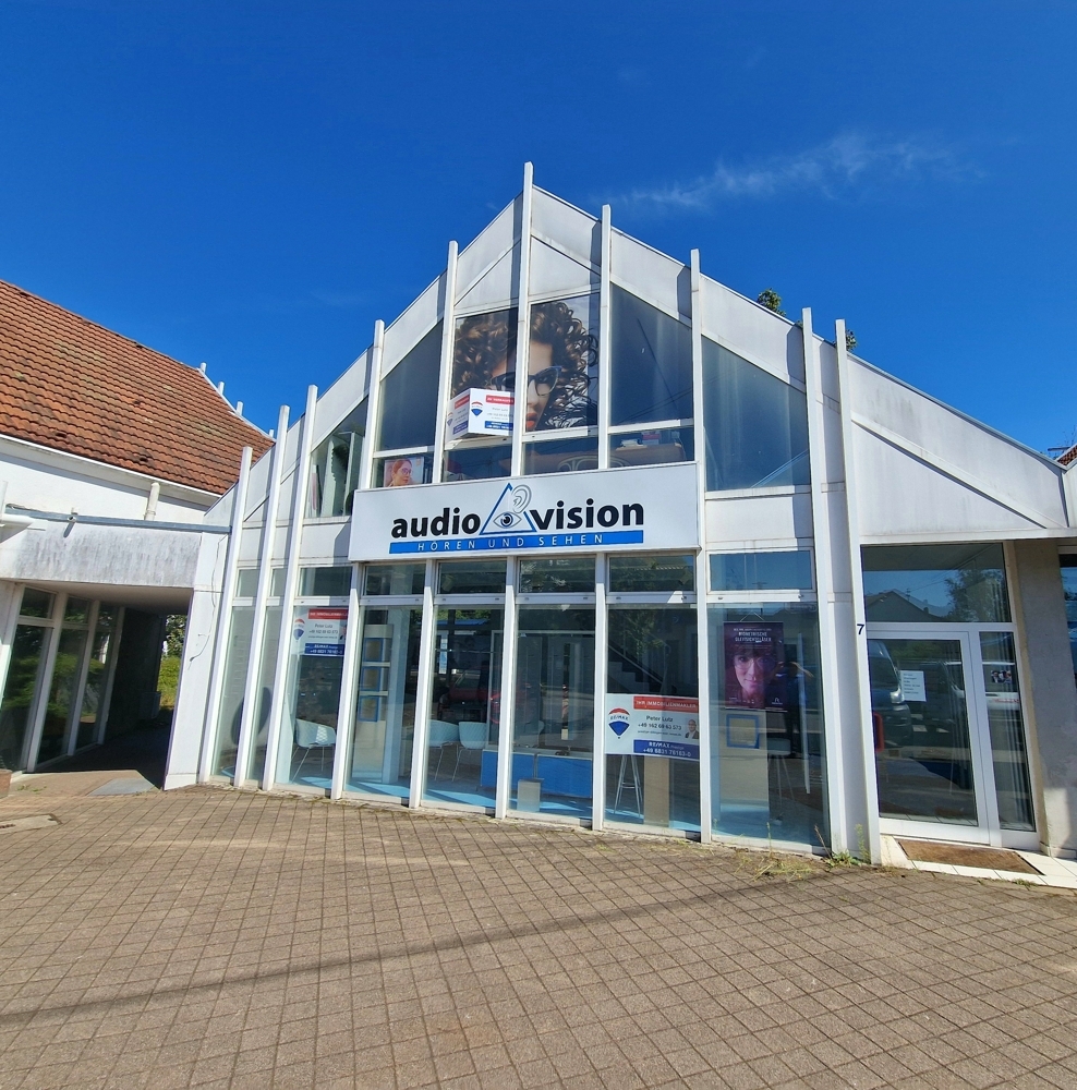 Schmelz, zentrale Lage: Repräsentatives Gewerbegebäude, vielseitg nutzbar für diverse Branchen 105m²