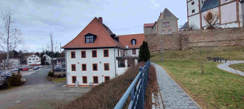 Gewerbe und Wohnen in denkmalgeschütztem Objekt!