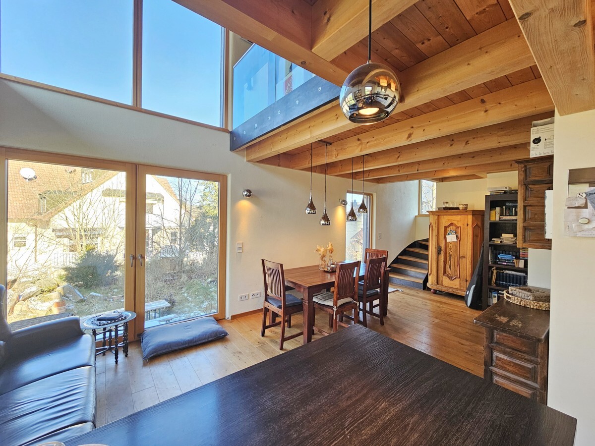 Extravagantes Wohnen/Arbeiten  Gesamt 288 m²  Haus 147 m² Wfl. + Büro/Praxis...  141 m² Wendelstein!