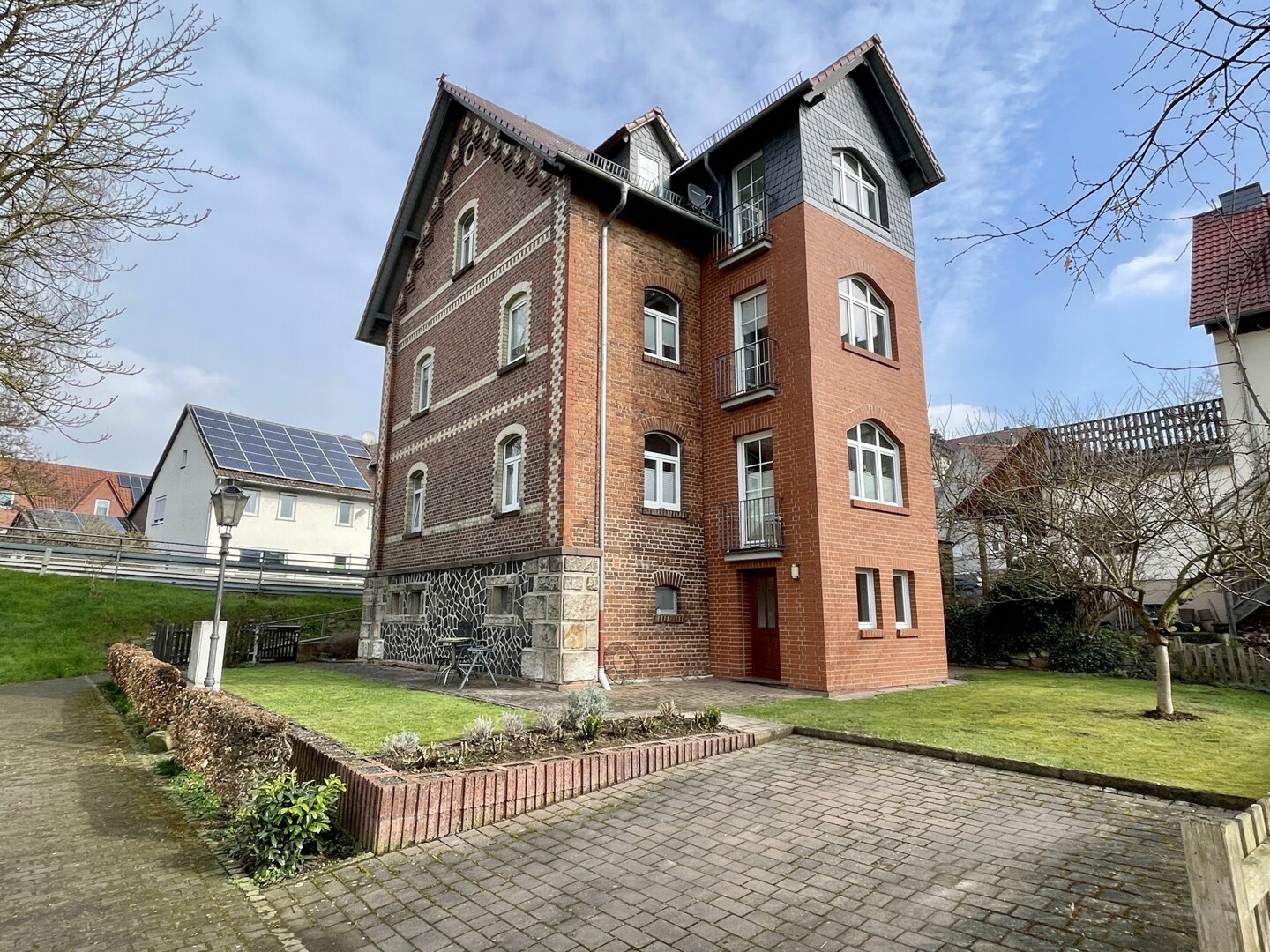 Schmuckstück an der Fulda: Saniertes Dreifamilienhaus in Guxhagen! KEINE KÄUFERPROVISION