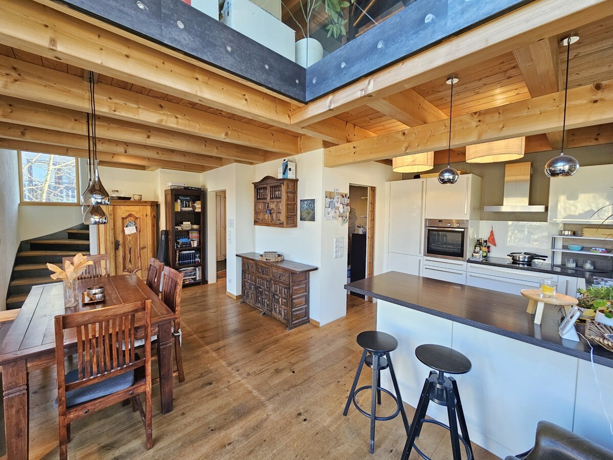 Extravagantes Wohnen/Arbeiten  Gesamt 288 m²  Haus 147 m² Wfl. + Büro/Praxis...  141 m² Wendelstein!