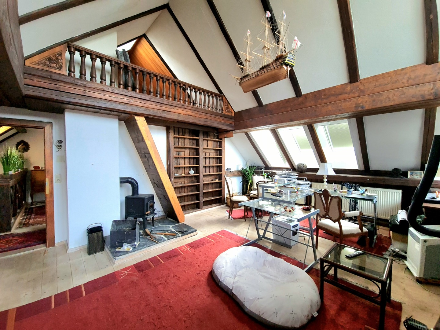 Das Beste aus zwei Welten: Modernisiertes Traumhaus mit rustikaler Seele in 96337 Ludwigsstadt-Lauenhain!