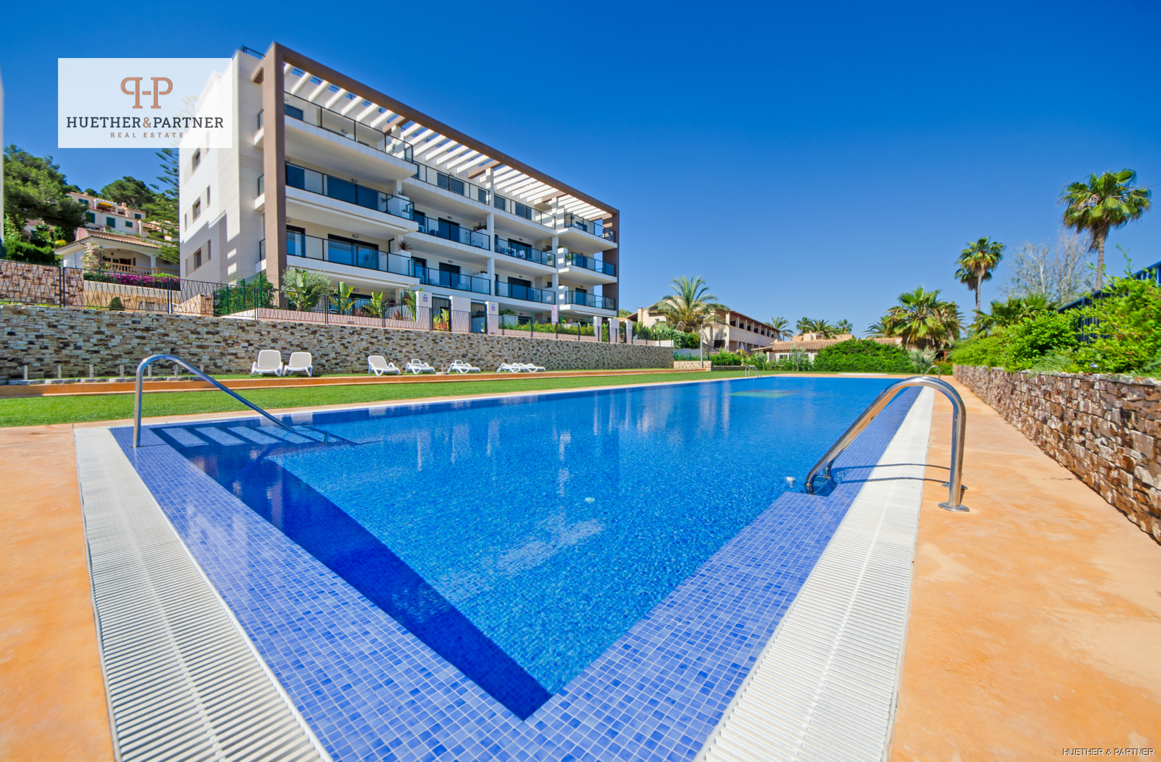 Neuwertige DESIGNER-Wohnung mit modernem Komfort und hochwertiger Ausstattung !