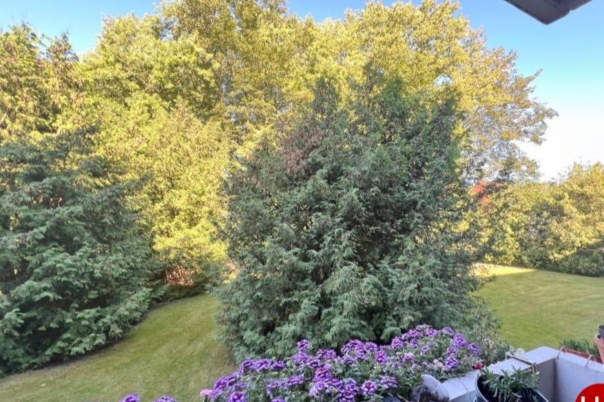 Idyllische Lage – Drei-Zimmerwohnung mit West-Loggia im Hochparterre!