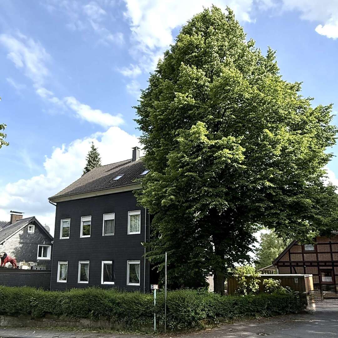 Mehrgenerationen Haus mit schönem Grundstück in guter Lage in Remscheid - Jetzt zuschlagen!