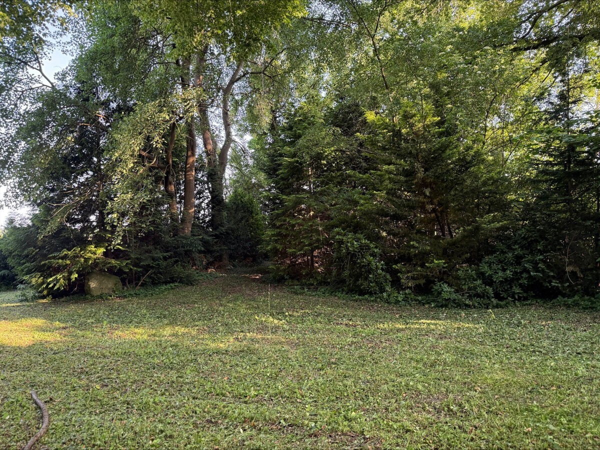 ***Grundstück zur Bebauung mit einem Einfamilienhaus zu verkaufen!***