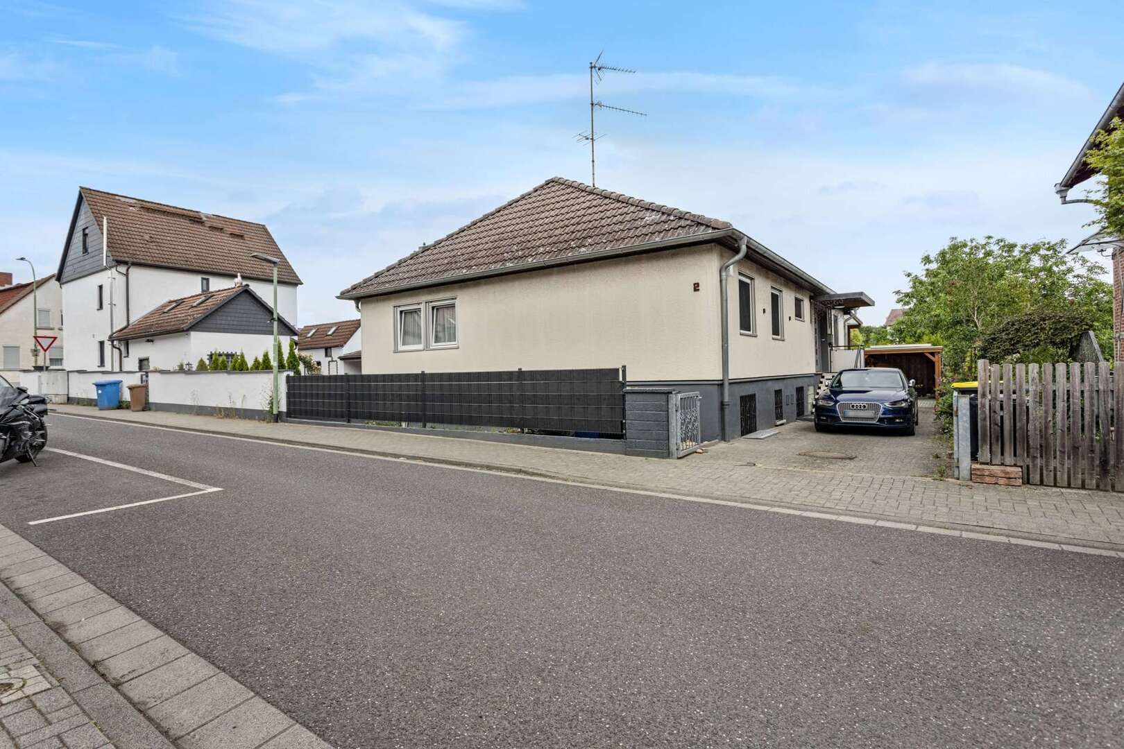 Gepflegter Bungalow mit viel Platz für die Familie in gefragter Lage