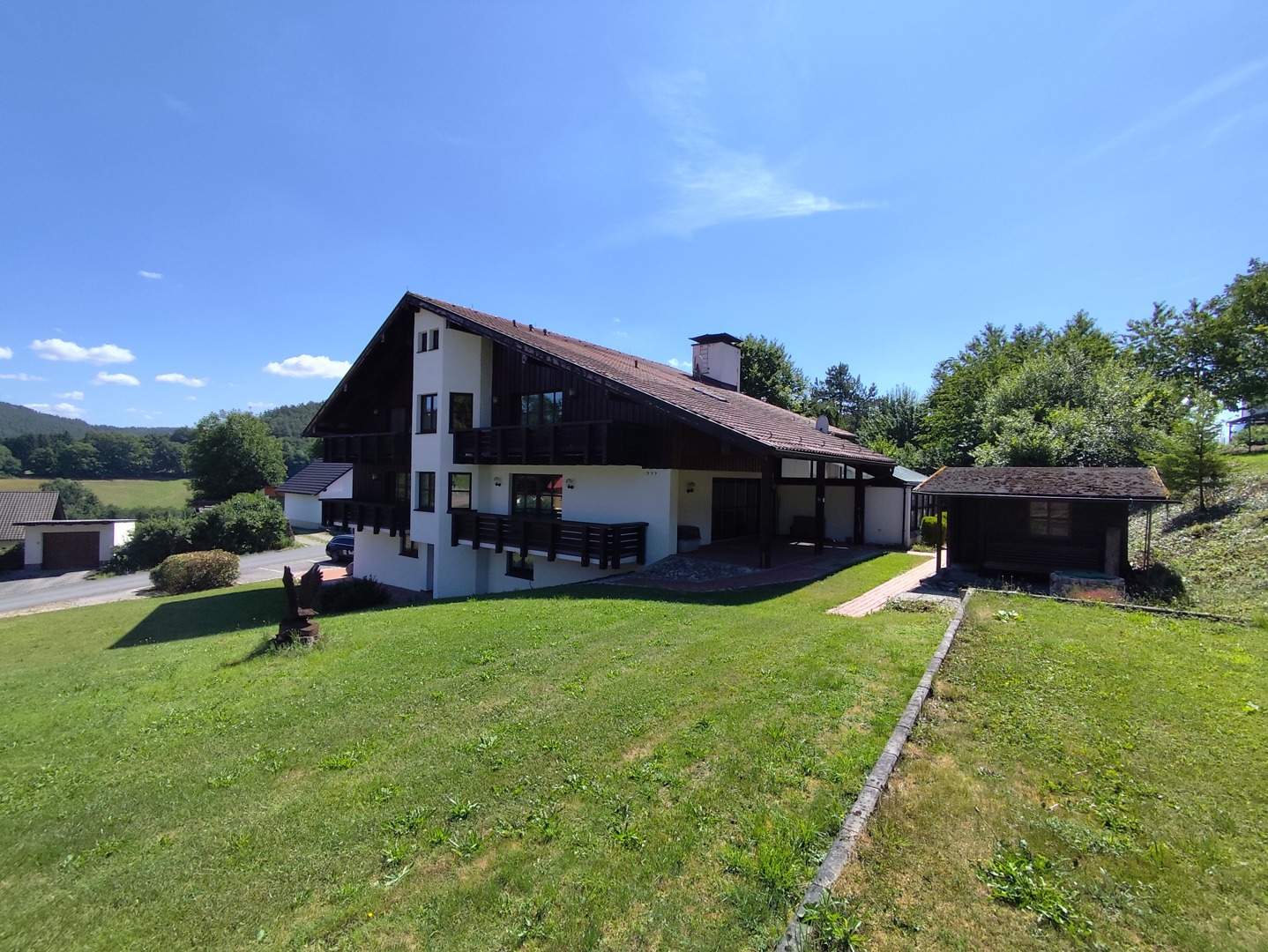 Exklusives Mehrfamilienhaus mit solider Renditeperspektive in 96369 Weißenbrunn!