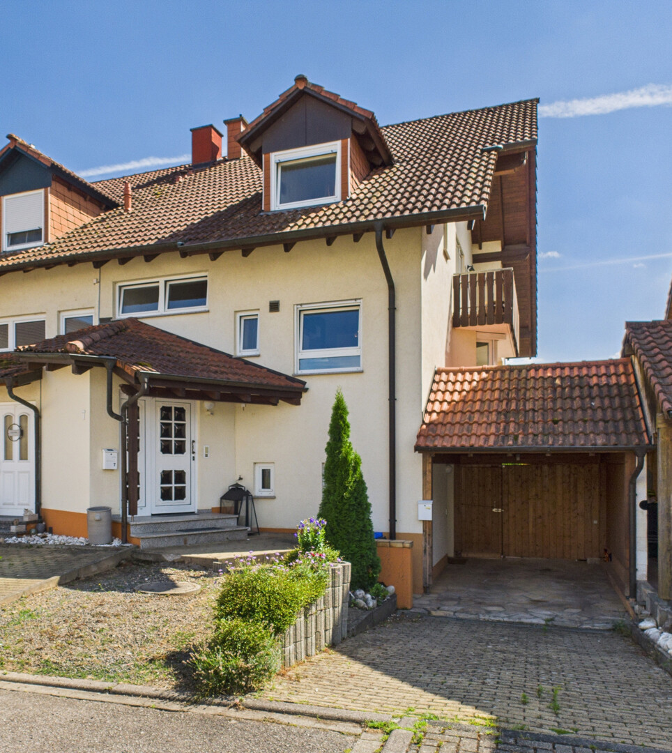 Reihenendhaus mit Einliegerwohnung und Garten in Auggen – Ideal für Familien & Anleger