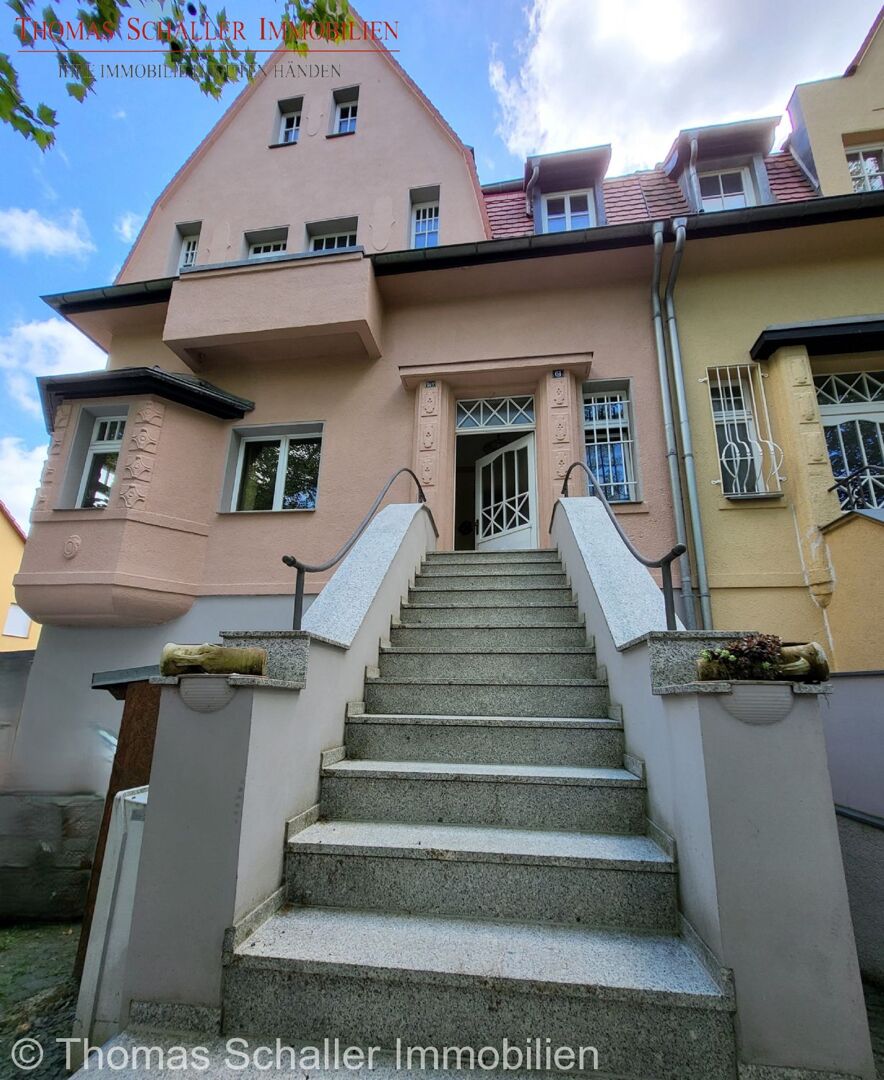 Prachtvolle  Villa  die als Mehrfamilienhaus mit großen Wohnungen genutzt wird