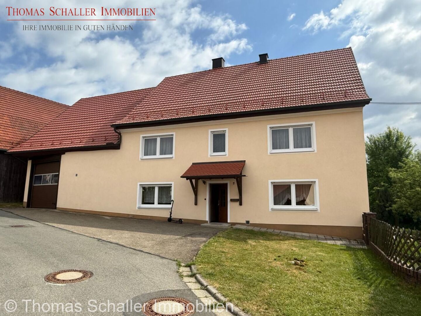 Charmantes Anwesen mit Nebengebäuden und großzügigem Garten in Altdorf-Eismannsberg