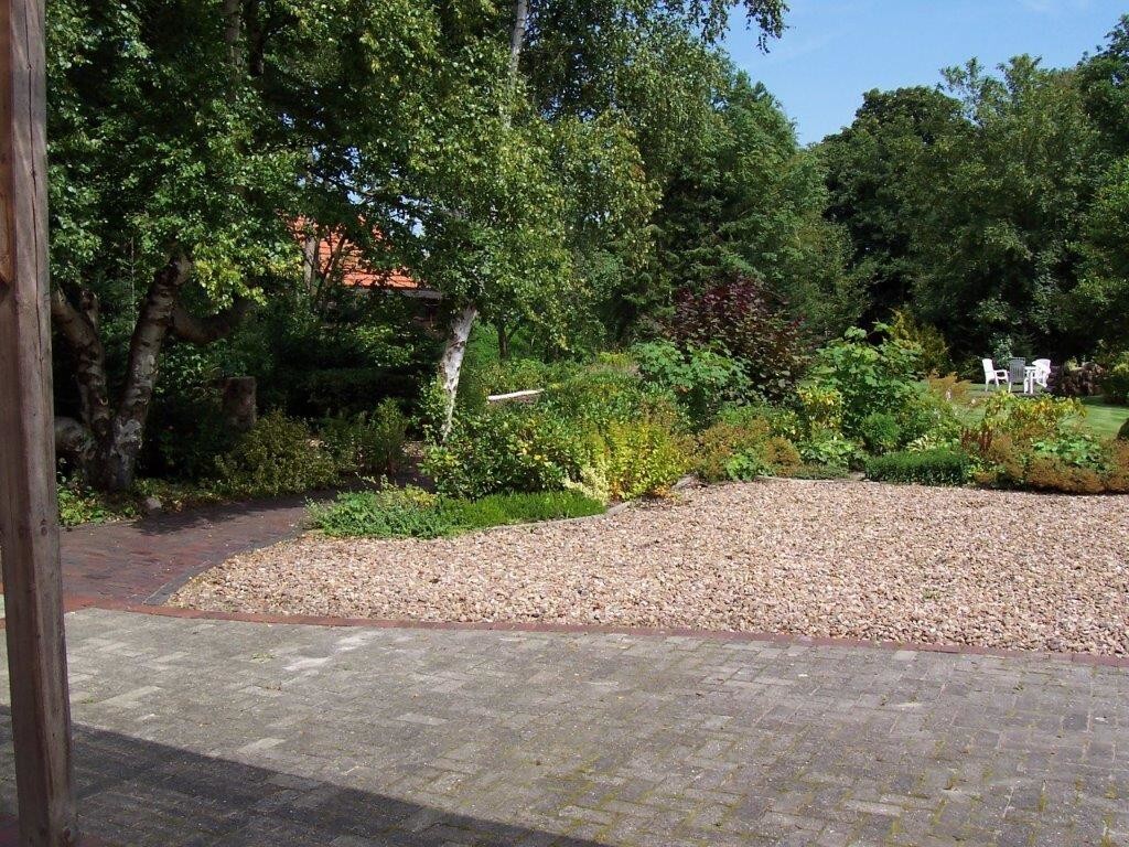 **2 Grundstücke zur Bebauung mit z. B. 2 Mehrfamilienhäusern zu verkaufen!**