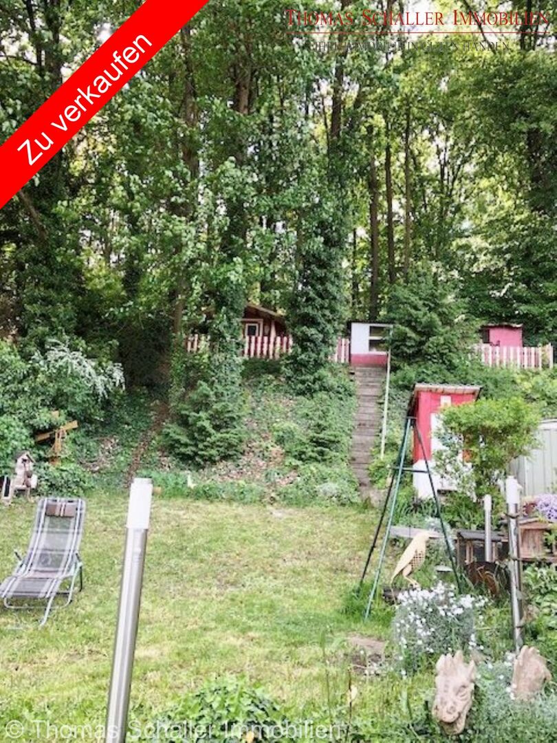 Großzügiges Hanggrundstück mit Potenzial – ca. 1.235 m² in Amberg