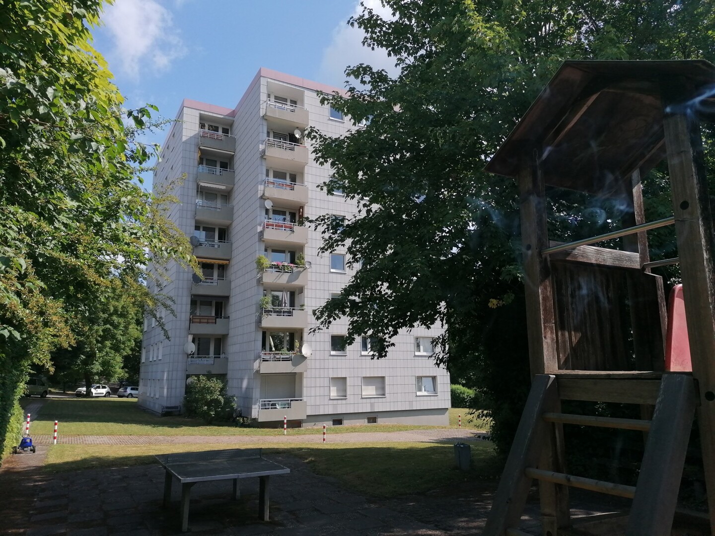 Ruhige 5-Zimmer-Wohnung mit Terrasse in Tübingen