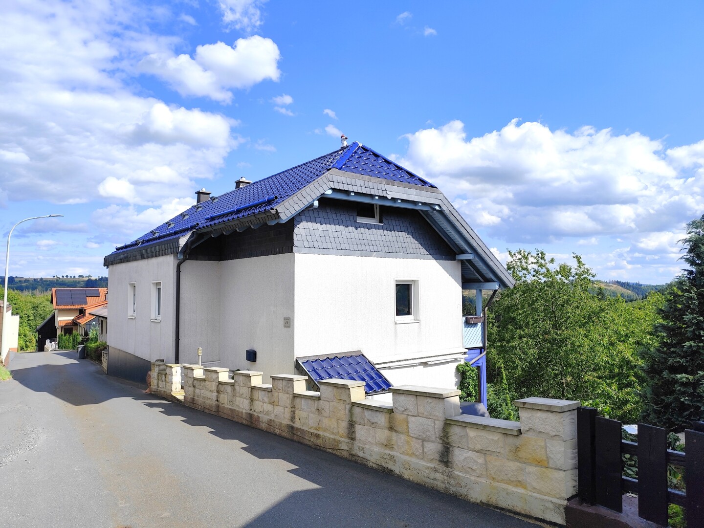 Modernisiertes Einfamilienhaus in idyllischer Lage in 96352 Wilhelmsthal-Lahm
