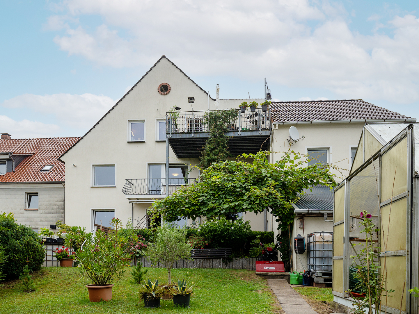 Mehrfamilienhaus mit traumhaften Garten und Ausblick in Barntrup