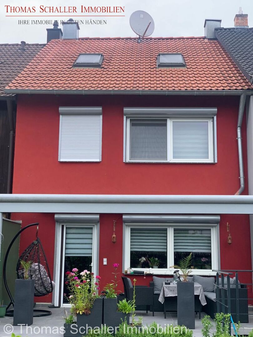 Modernisiertes Reihenmittelhaus mit Stil und Komfort in Zirndorf-Weinzierlein