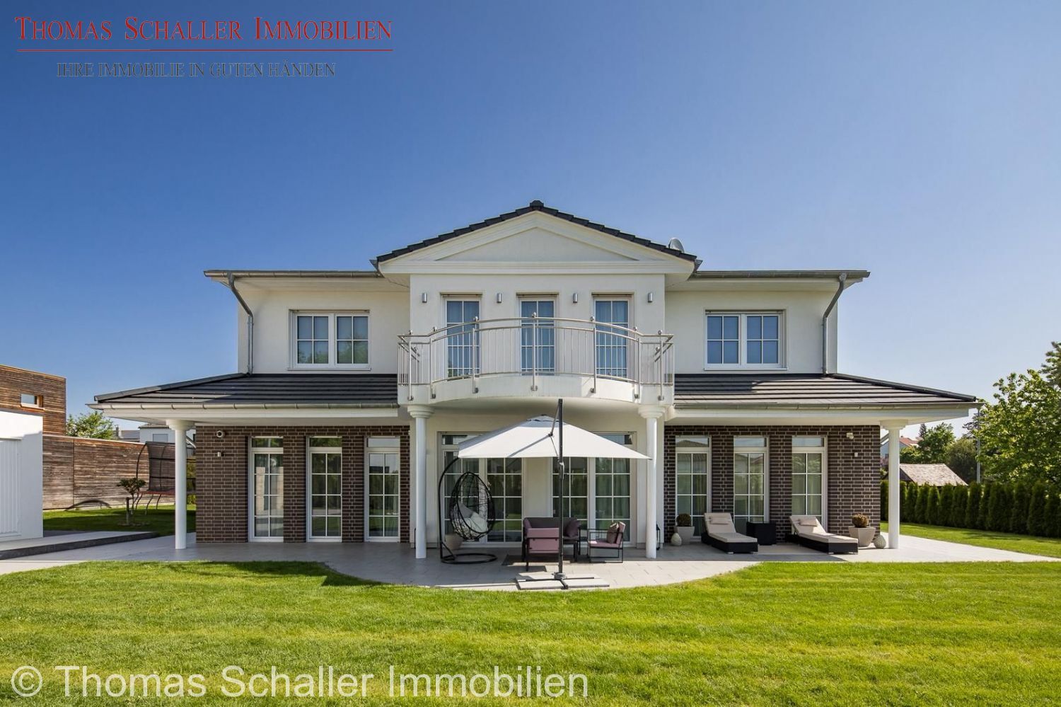 Zeitlose Eleganz trifft moderne Technik: Exklusive Stadtvilla in Bestlage von Schwabach