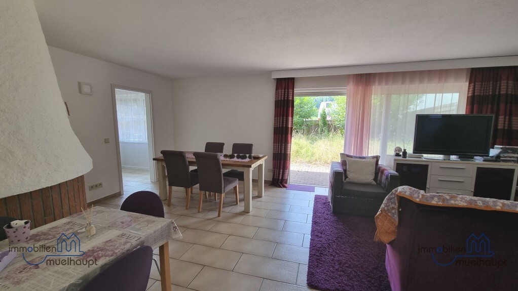 Großzügige 4-Zimmer-Erdgeschosswohnung mit Terrasse, Garten und Carport in Büsingen