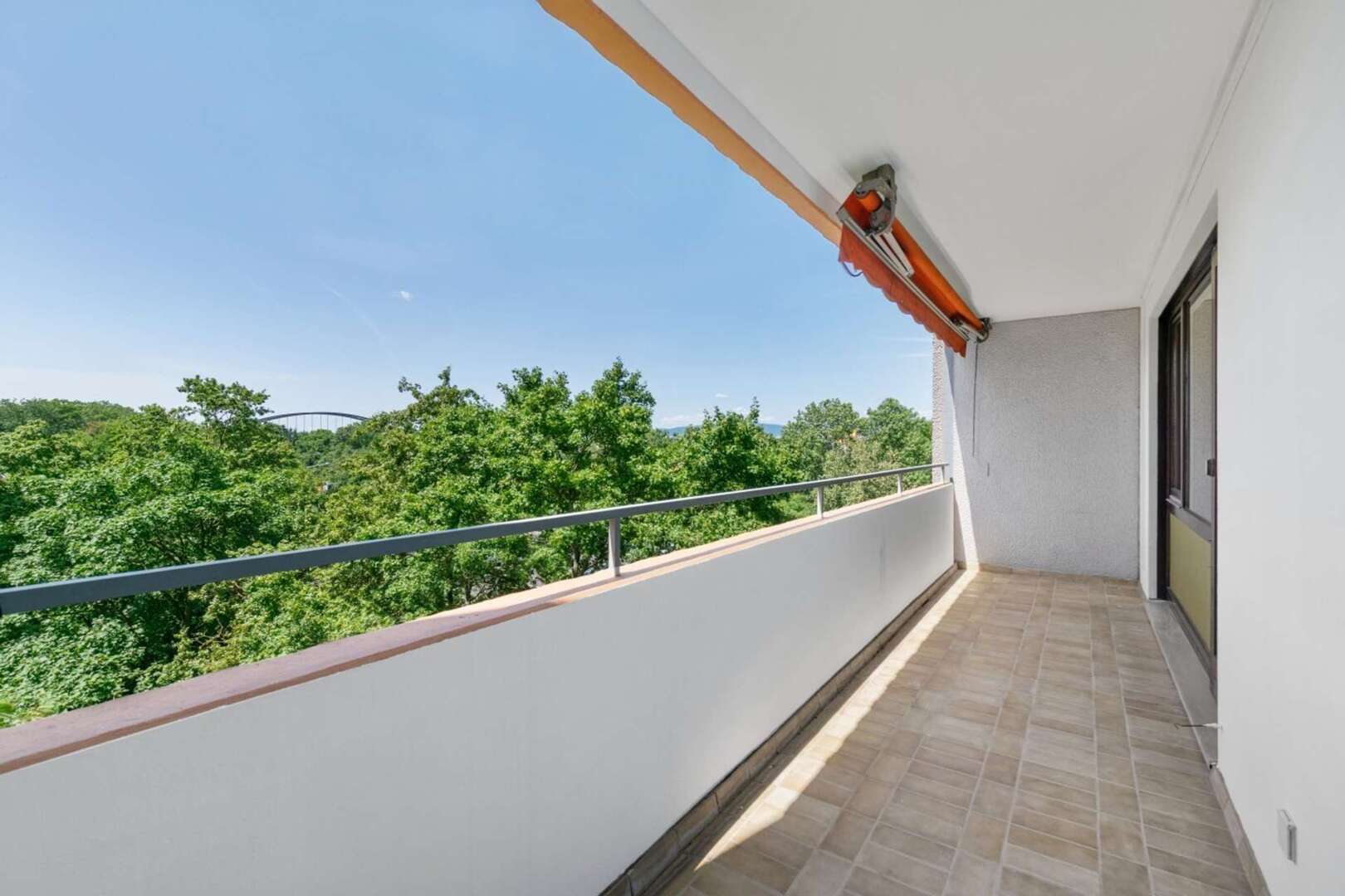 WRS Immobilien - Käuferprovisionsfreie  Kapitalanlage - 5,4 % Rendite - FFM-Niederrad - 4 Zimmer Wohnung