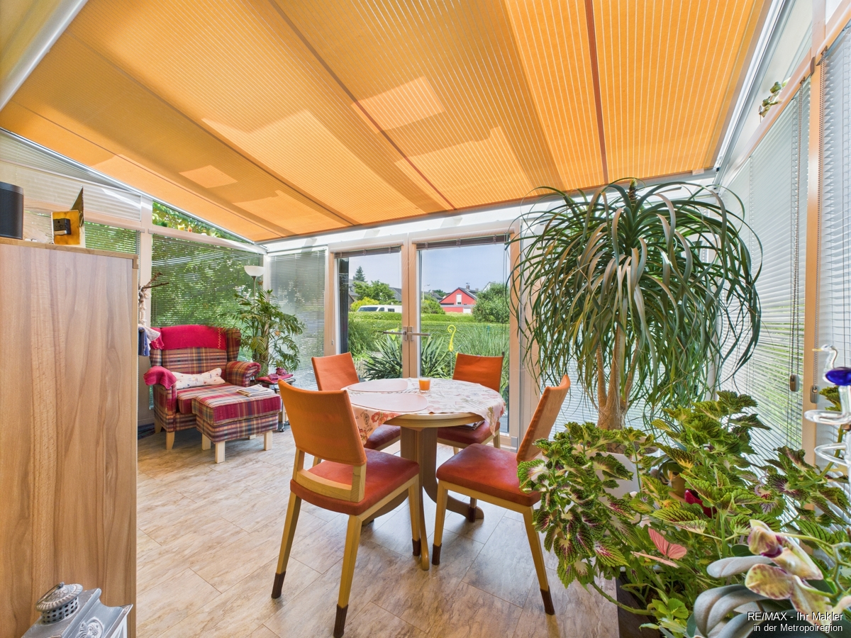 Sehr viel Platz für eine Großfamilie, 2 Häuser verbunden zu Einem