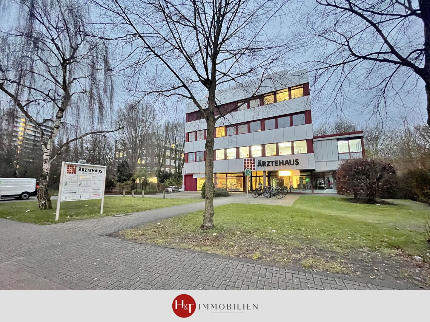Praxis- oder Bürofläche in einem gut frequentierten Ärztehaus!