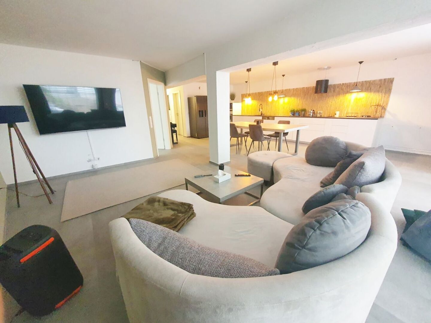 Großzügige 3-Zimmer-Souterrainwohnung (160 m²) in Roth