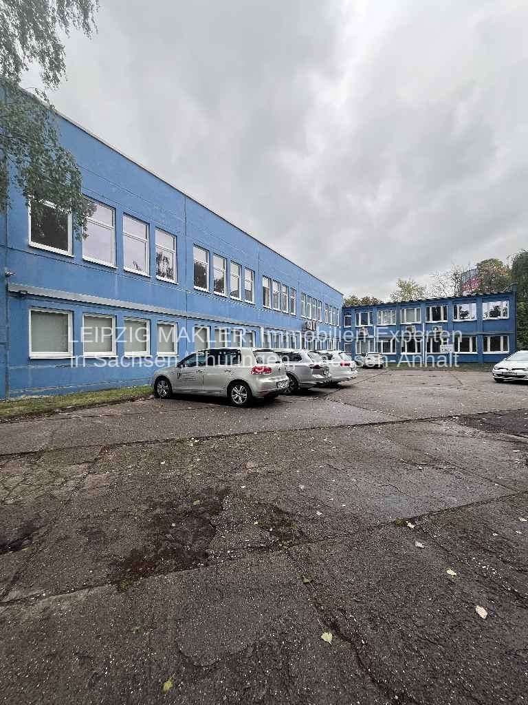 Größtenteils leerstehende Gewerbeimmobilie (3.904 m²) mit positiver Bauvoranfrage zur Aufstockung (+ ca. 4.996 m²) und Hotelnutzung