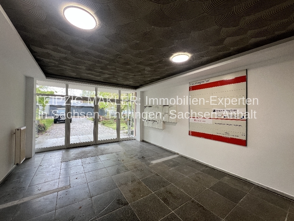 Größtenteils leerstehende Gewerbeimmobilie (3.904 m²) mit positiver Bauvoranfrage zur Aufstockung (+ ca. 4.996 m²) und Hotelnutzung