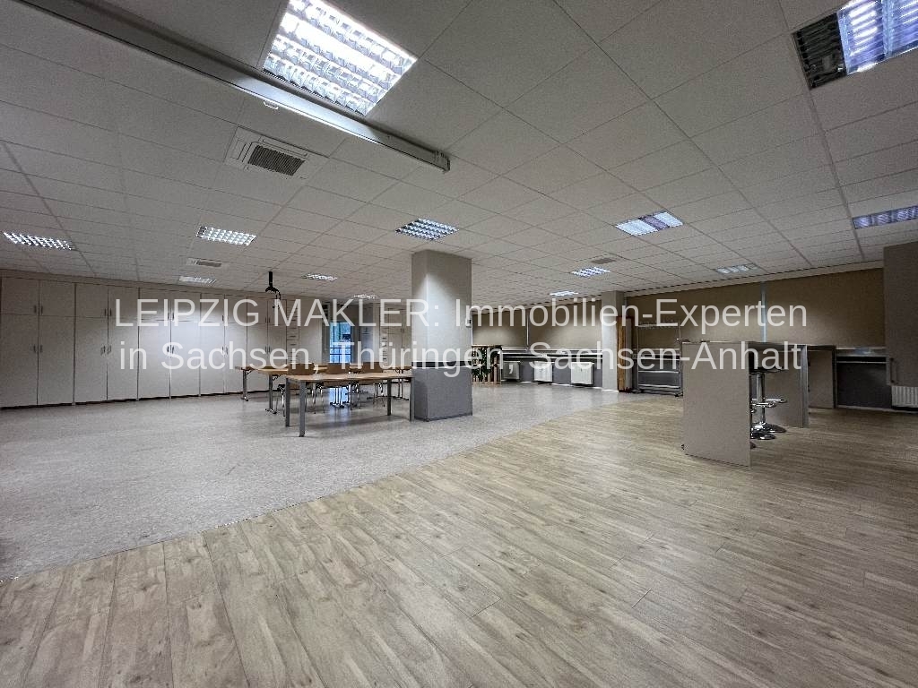 Größtenteils leerstehende Gewerbeimmobilie (3.904 m²) mit positiver Bauvoranfrage zur Aufstockung (+ ca. 4.996 m²) und Hotelnutzung