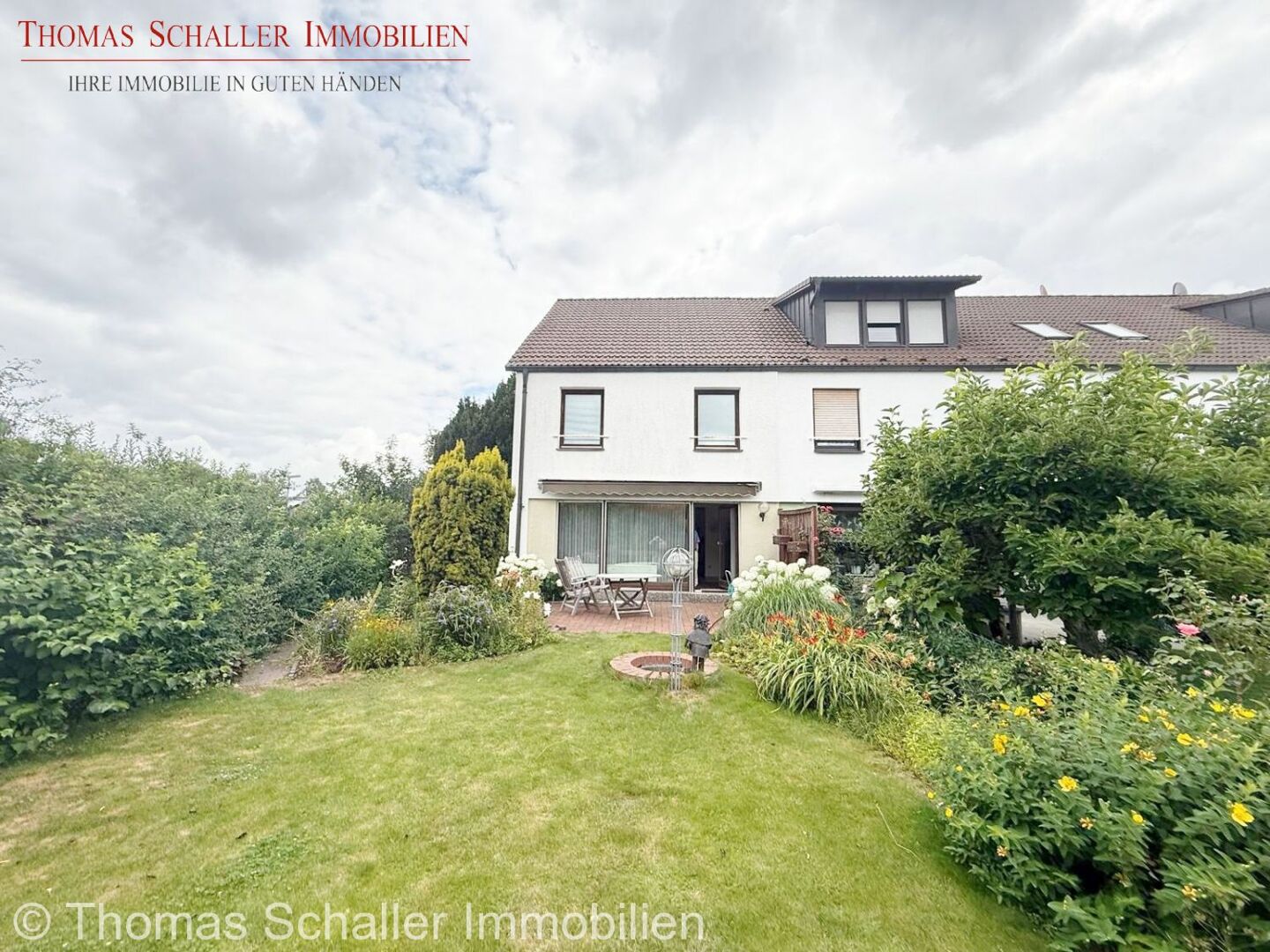 Charmantes Reihenendhaus mit Ausbaupotenzial in ruhiger Wohnlage von Nürnberg