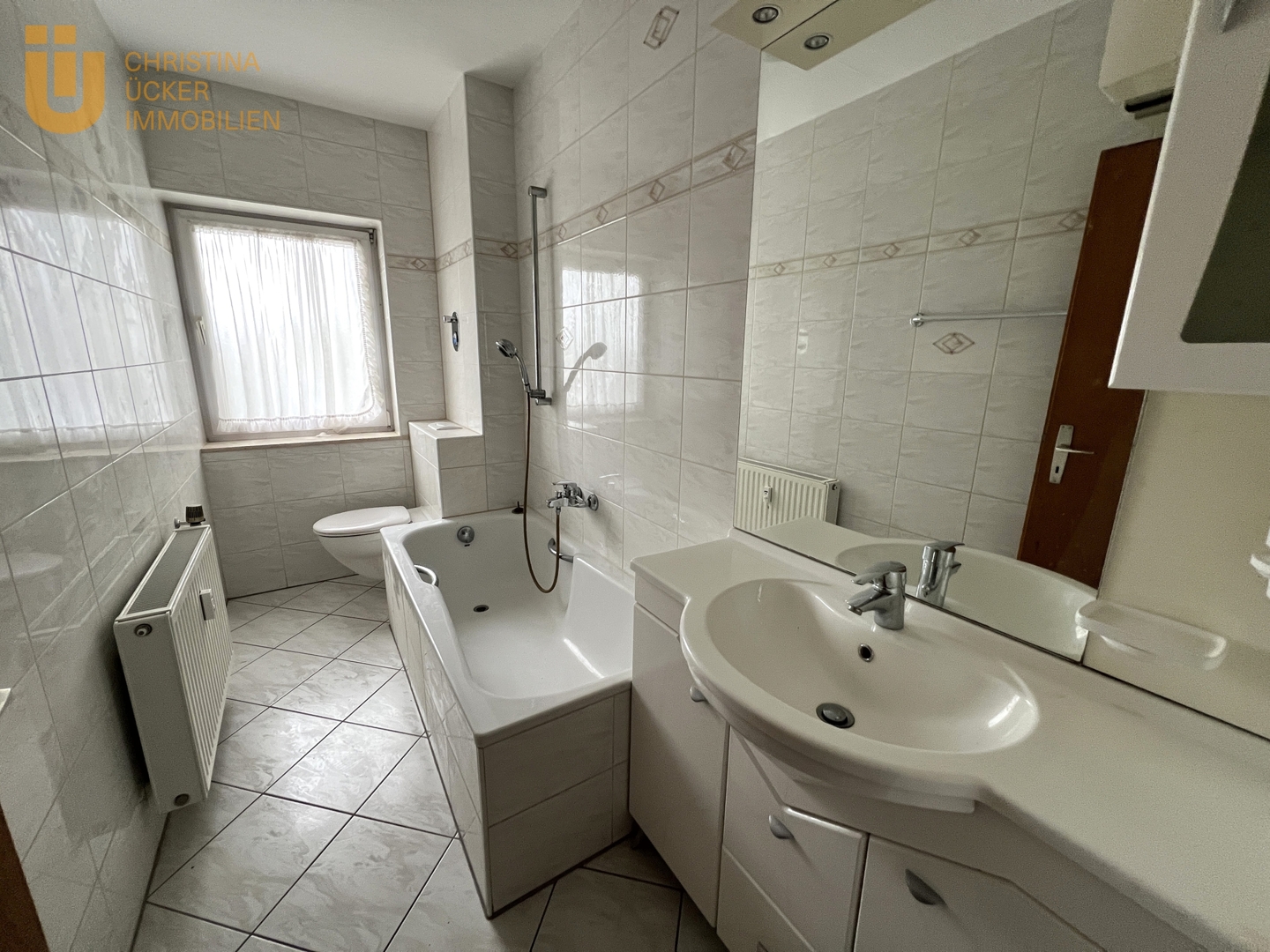 Gestalten, Einziehen, Wohlfühlen: 3 Zimmerwohnung mit Potenzial in Nieder-Roden