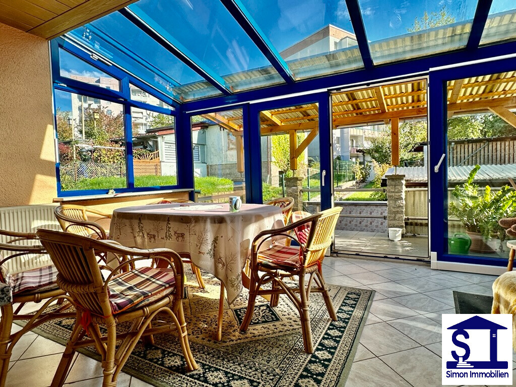 Raumwunder mit Wintergarten  und 2 Garagen - ideal für die Familie
Zentral und ruhig gelegen -  Immobilie in Schmalkalden