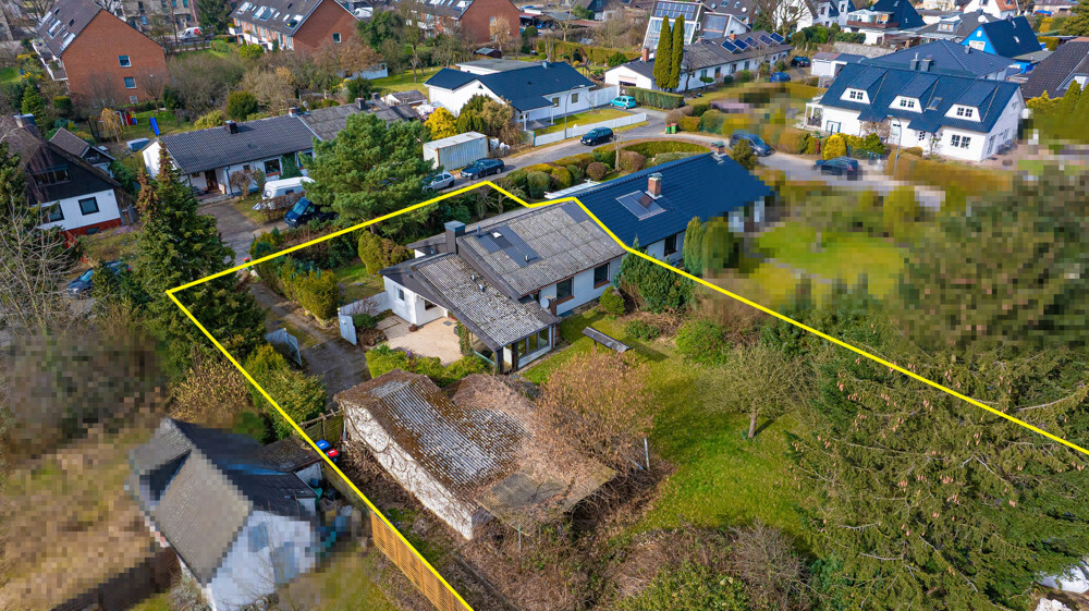 Platz und Potential für Ihre Ideen - Doppelhaushälfte mit großer Anbaumöglichkeit