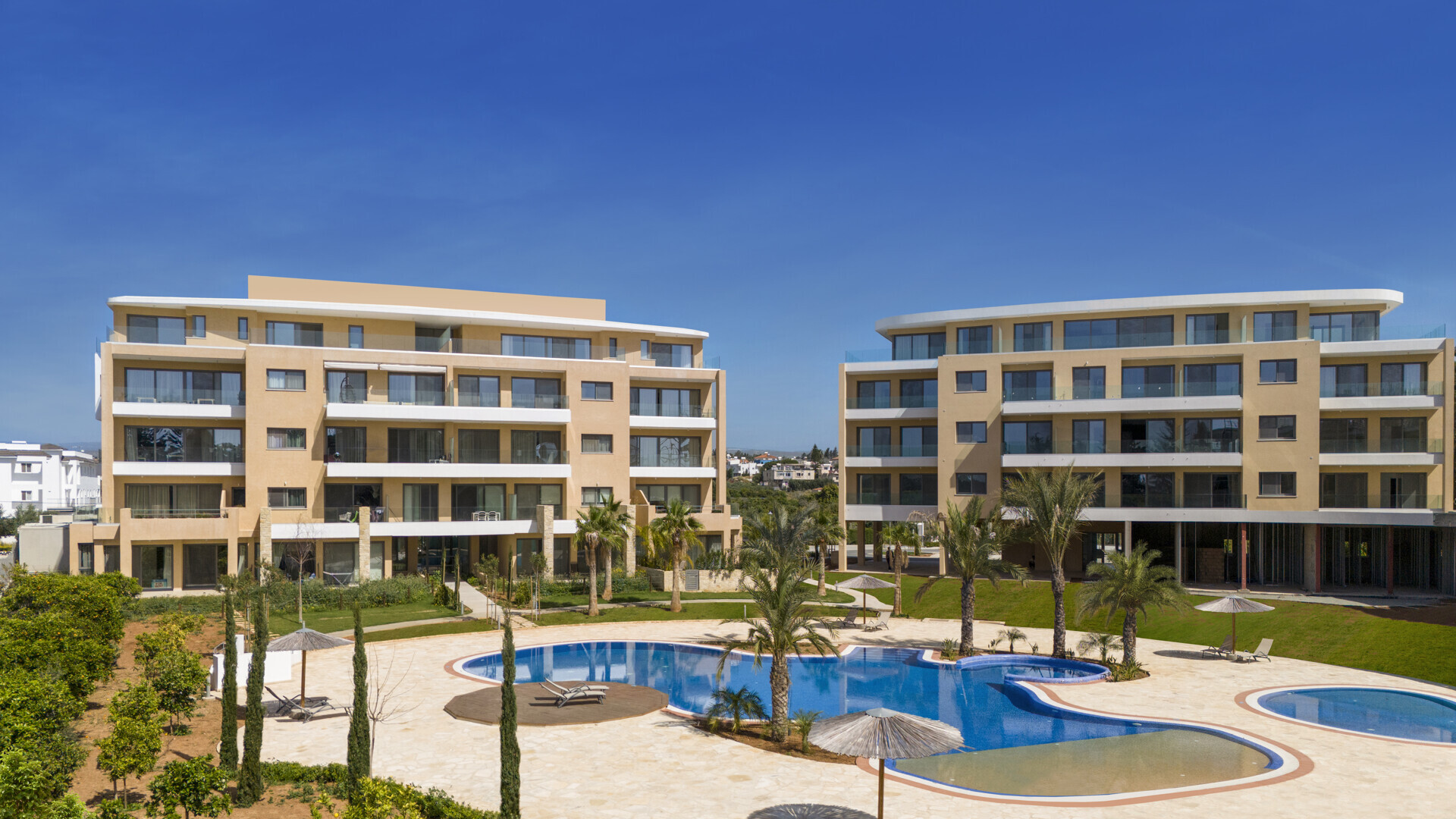 Luxuswohnung 7 min. zum Sandstrand – Gated Community, 6 - 10 % Netto-Rendite, Erstbezug, Süd-Zypern