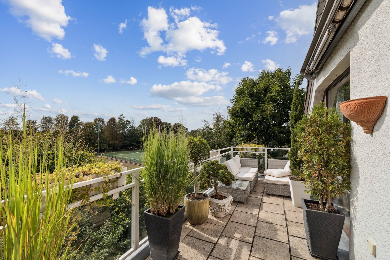 Wunderschöne Maisonettewohnung mit großer Balkonterrasse in Grafenberg