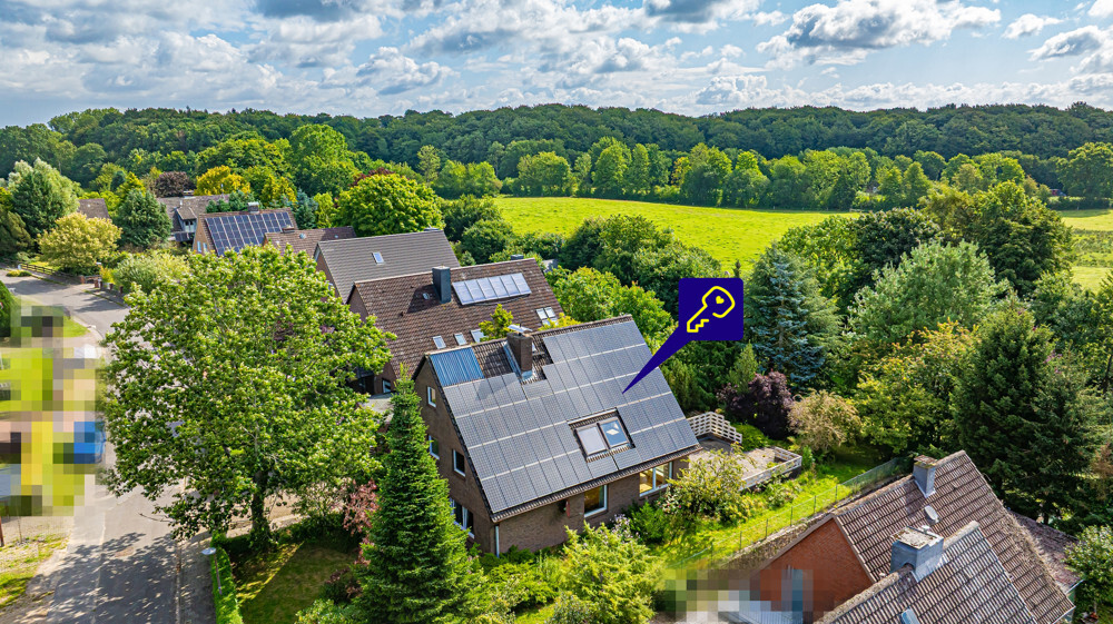 Großzügiges Ein-/Zweifamilienhaus mit großem Garten in Feldrandlage in Boksee