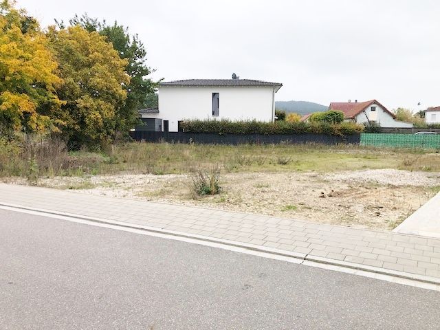 Baugrundstück voll erschlossen und sofort bebaubar