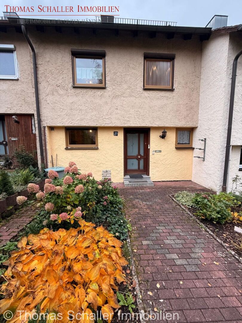 Charmantes RMH mit Garten und Garage in guter Wohnanlage