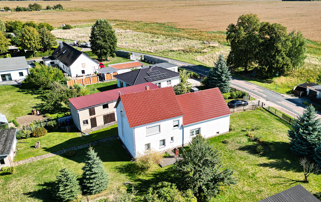 Charmantes Wohnhaus mit Nebengebäude, großem Garten und vielfältigen Nutzungsmöglichkeiten !