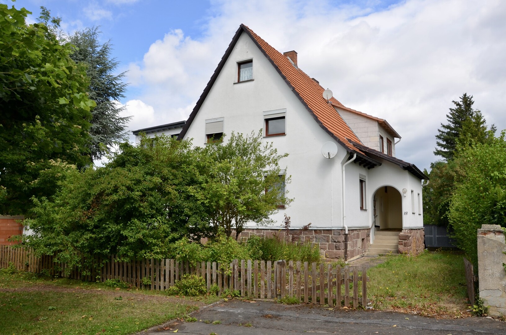 Zweifamilienhaus mit Potenzial – bis zu 4 Wohneinheiten möglich. KEINE KÄUFERPROVISION!